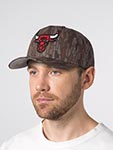 Бейсболка MITCHELL NESS арт. HP15007-CBUCAMO Chicago Bulls NBA (серый / коричневый)